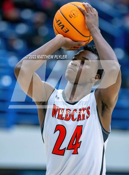 Thumbnail 3 in New Hanover vs. Westover (Cumberland County Holiday Classic) photogallery.