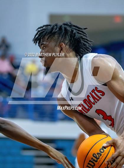 Thumbnail 1 in New Hanover vs. Westover (Cumberland County Holiday Classic) photogallery.