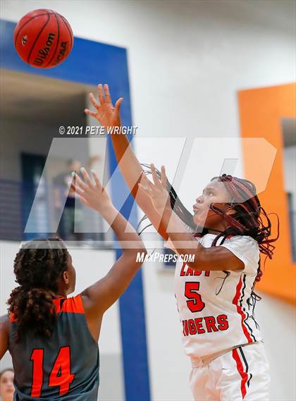 Thumbnail 1 in Manatee vs Sarasota Girls Basketball Allstar Game photogallery.
