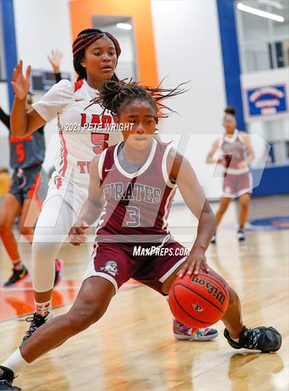 Thumbnail 1 in Manatee vs Sarasota Girls Basketball Allstar Game photogallery.