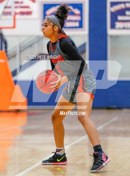 Thumbnail 3 in Manatee vs Sarasota Girls Basketball Allstar Game photogallery.