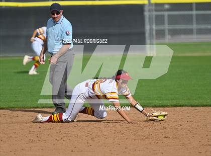 Thumbnail 1 in Esperanza @ El Modena photogallery.
