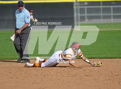 Thumbnail 2 in Esperanza @ El Modena photogallery.