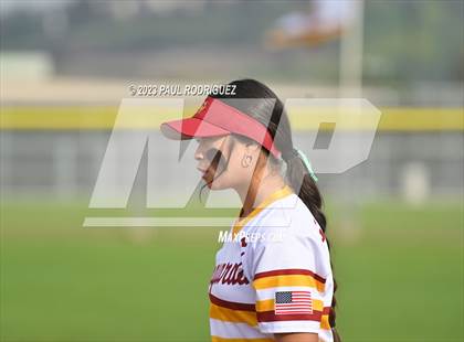 Thumbnail 2 in Esperanza @ El Modena photogallery.