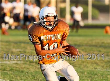 Thumbnail 2 in Stony Point Freshmen Gold @ Round Rock Westwood Freshmen White (9/23/2010) photogallery.