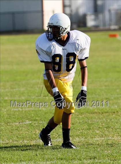 Thumbnail 2 in Stony Point Freshmen Gold @ Round Rock Westwood Freshmen White (9/23/2010) photogallery.