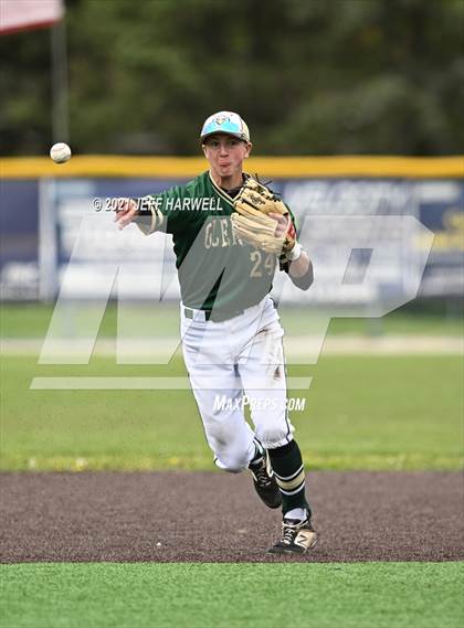 Thumbnail 2 in GlenOak @ Revere photogallery.