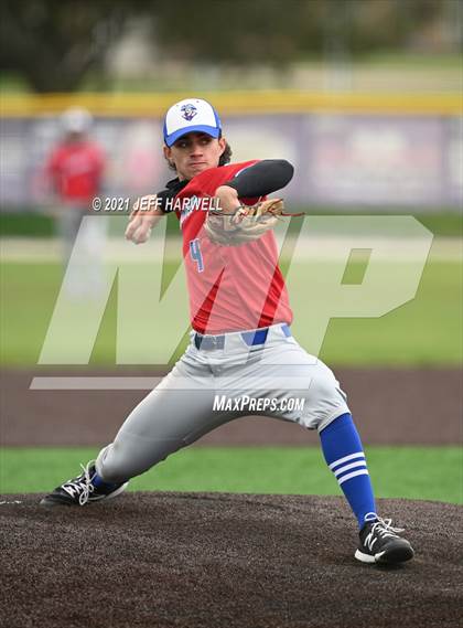 Thumbnail 1 in GlenOak @ Revere photogallery.
