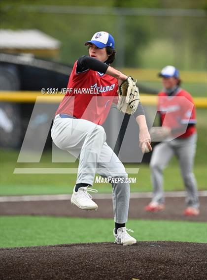 Thumbnail 1 in GlenOak @ Revere photogallery.