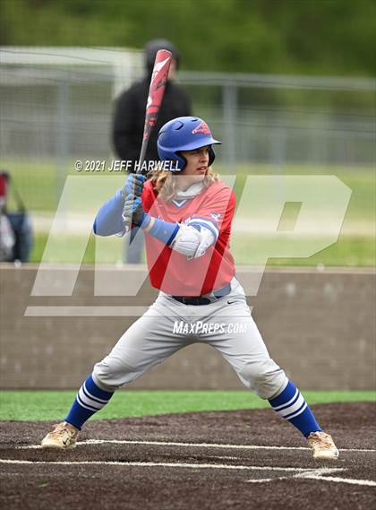 Thumbnail 1 in GlenOak @ Revere photogallery.