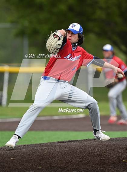 Thumbnail 1 in GlenOak @ Revere photogallery.