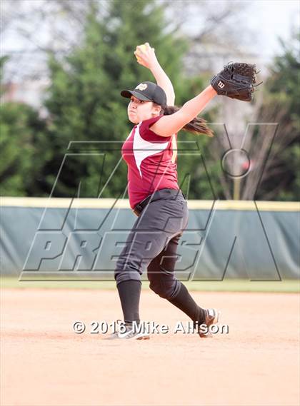 Thumbnail 2 in Siegel vs Montini photogallery.
