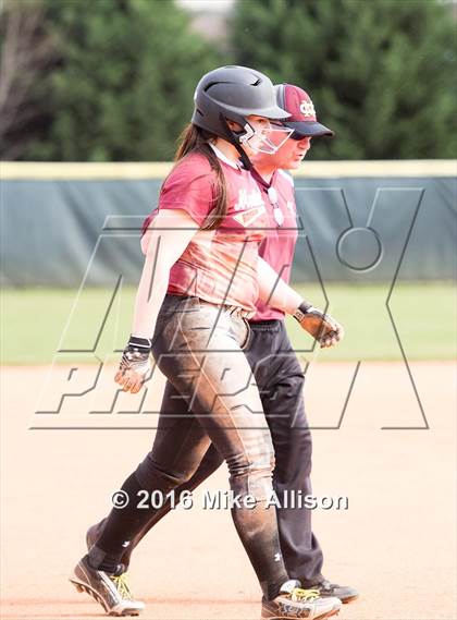 Thumbnail 2 in Siegel vs Montini photogallery.