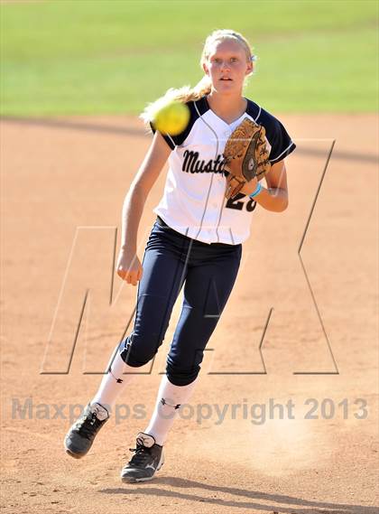 Thumbnail 2 in Trabuco Hills vs Northwood (Timberwolf Classic) photogallery.
