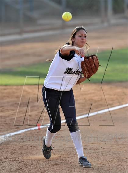 Thumbnail 2 in Trabuco Hills vs Northwood (Timberwolf Classic) photogallery.