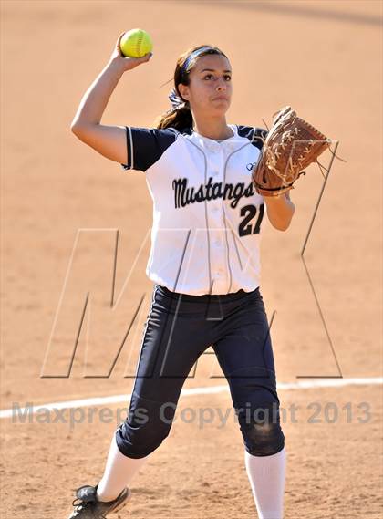 Thumbnail 1 in Trabuco Hills vs Northwood (Timberwolf Classic) photogallery.