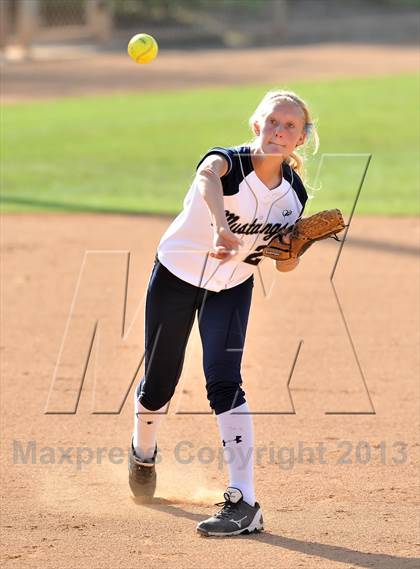Thumbnail 2 in Trabuco Hills vs Northwood (Timberwolf Classic) photogallery.