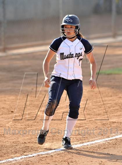 Thumbnail 1 in Trabuco Hills vs Northwood (Timberwolf Classic) photogallery.