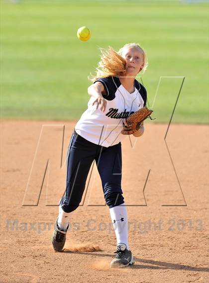 Thumbnail 3 in Trabuco Hills vs Northwood (Timberwolf Classic) photogallery.