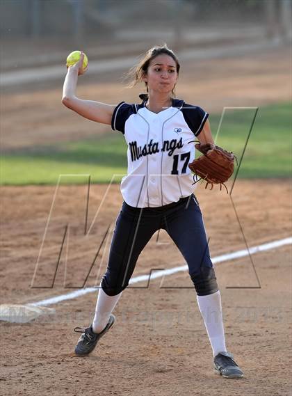 Thumbnail 1 in Trabuco Hills vs Northwood (Timberwolf Classic) photogallery.