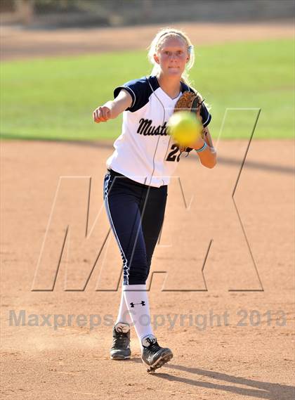 Thumbnail 3 in Trabuco Hills vs Northwood (Timberwolf Classic) photogallery.