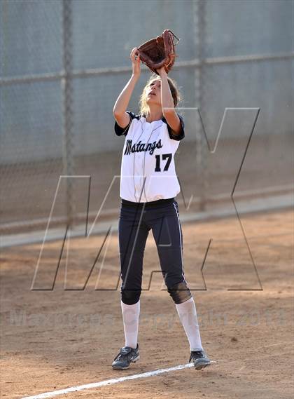 Thumbnail 2 in Trabuco Hills vs Northwood (Timberwolf Classic) photogallery.
