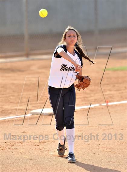 Thumbnail 2 in Trabuco Hills vs Northwood (Timberwolf Classic) photogallery.