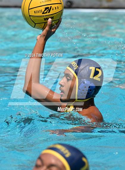 Thumbnail 3 in Anaheim vs Godinez photogallery.