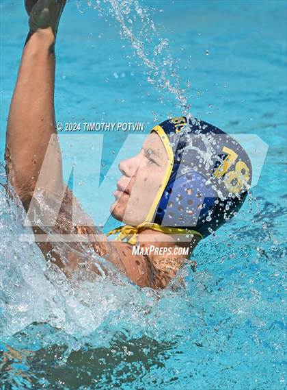 Thumbnail 3 in Anaheim vs Godinez photogallery.