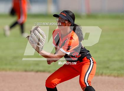 Thumbnail 1 in South Pasadena vs Monrovia photogallery.