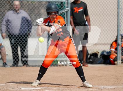 Thumbnail 1 in South Pasadena vs Monrovia photogallery.