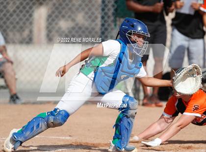 Thumbnail 3 in South Pasadena vs Monrovia photogallery.