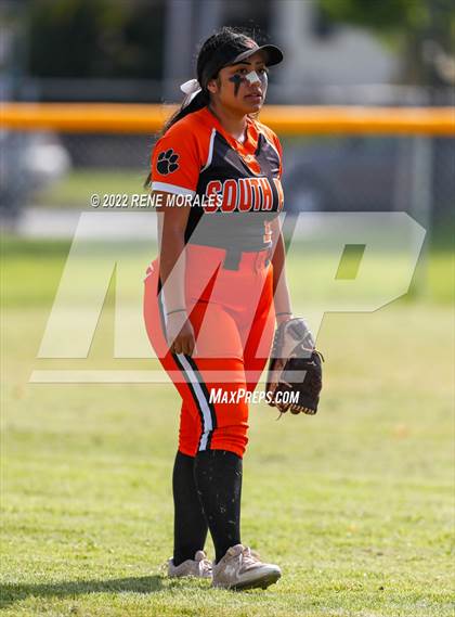 Thumbnail 3 in South Pasadena vs Monrovia photogallery.