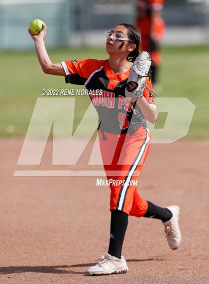 Thumbnail 1 in South Pasadena vs Monrovia photogallery.