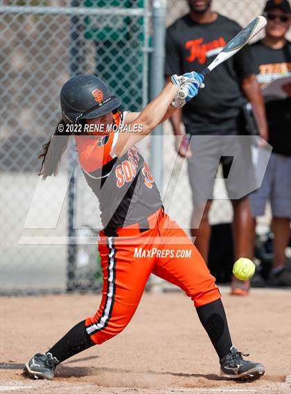Thumbnail 1 in South Pasadena vs Monrovia photogallery.