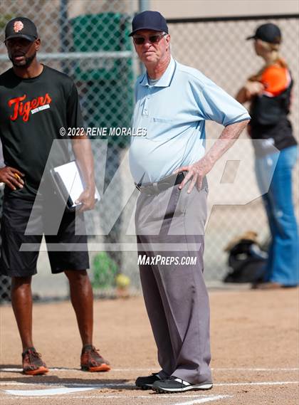 Thumbnail 3 in South Pasadena vs Monrovia photogallery.