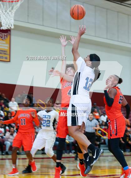 Thumbnail 2 in Carson vs Legacy (CIF Div 1 Final) photogallery.