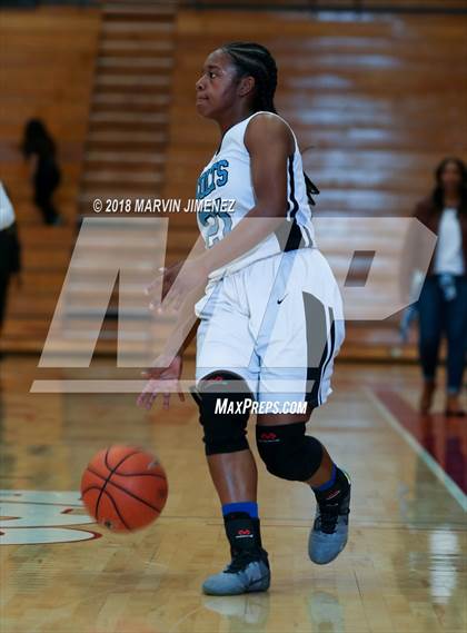 Thumbnail 2 in Carson vs Legacy (CIF Div 1 Final) photogallery.