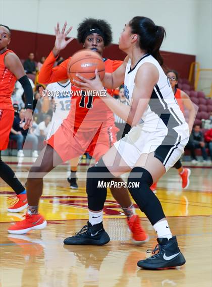 Thumbnail 1 in Carson vs Legacy (CIF Div 1 Final) photogallery.