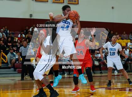 Thumbnail 2 in Carson vs Legacy (CIF Div 1 Final) photogallery.