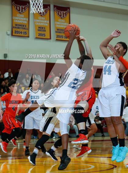 Thumbnail 1 in Carson vs Legacy (CIF Div 1 Final) photogallery.