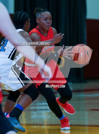 Thumbnail 2 in Carson vs Legacy (CIF Div 1 Final) photogallery.