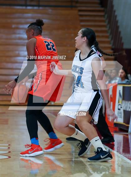 Thumbnail 1 in Carson vs Legacy (CIF Div 1 Final) photogallery.