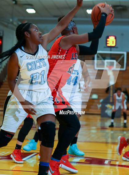 Thumbnail 1 in Carson vs Legacy (CIF Div 1 Final) photogallery.