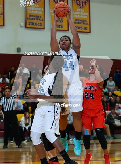Thumbnail 1 in Carson vs Legacy (CIF Div 1 Final) photogallery.