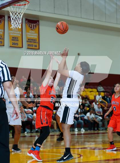 Thumbnail 1 in Carson vs Legacy (CIF Div 1 Final) photogallery.