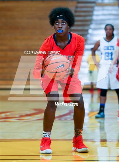 Thumbnail 3 in Carson vs Legacy (CIF Div 1 Final) photogallery.