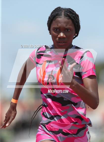 Thumbnail 2 in Pittsburg Relays (100 Meter/100 Meter Hurdles) photogallery.