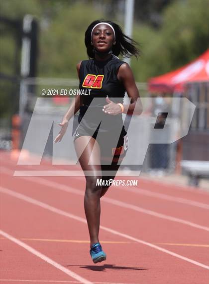 Thumbnail 1 in Pittsburg Relays (100 Meter/100 Meter Hurdles) photogallery.
