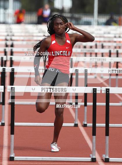 Thumbnail 2 in Pittsburg Relays (100 Meter/100 Meter Hurdles) photogallery.